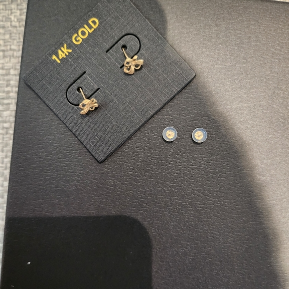 14kt gold earrings  new - Picture 3 of 3